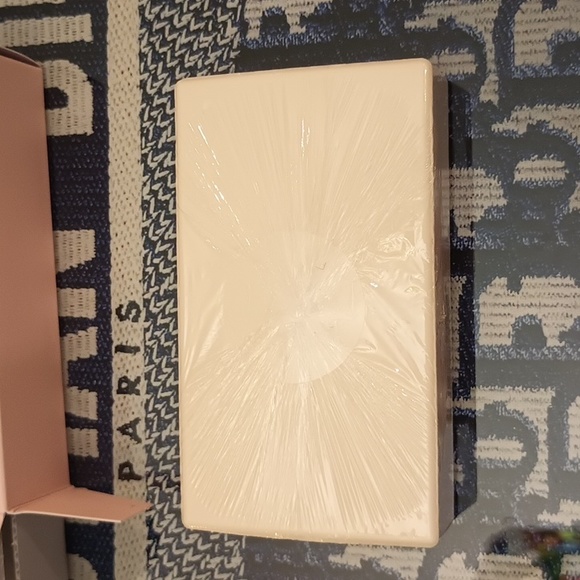 DIOR OUD ISPAHAN Perfumed Soap - Picture 5 of 6